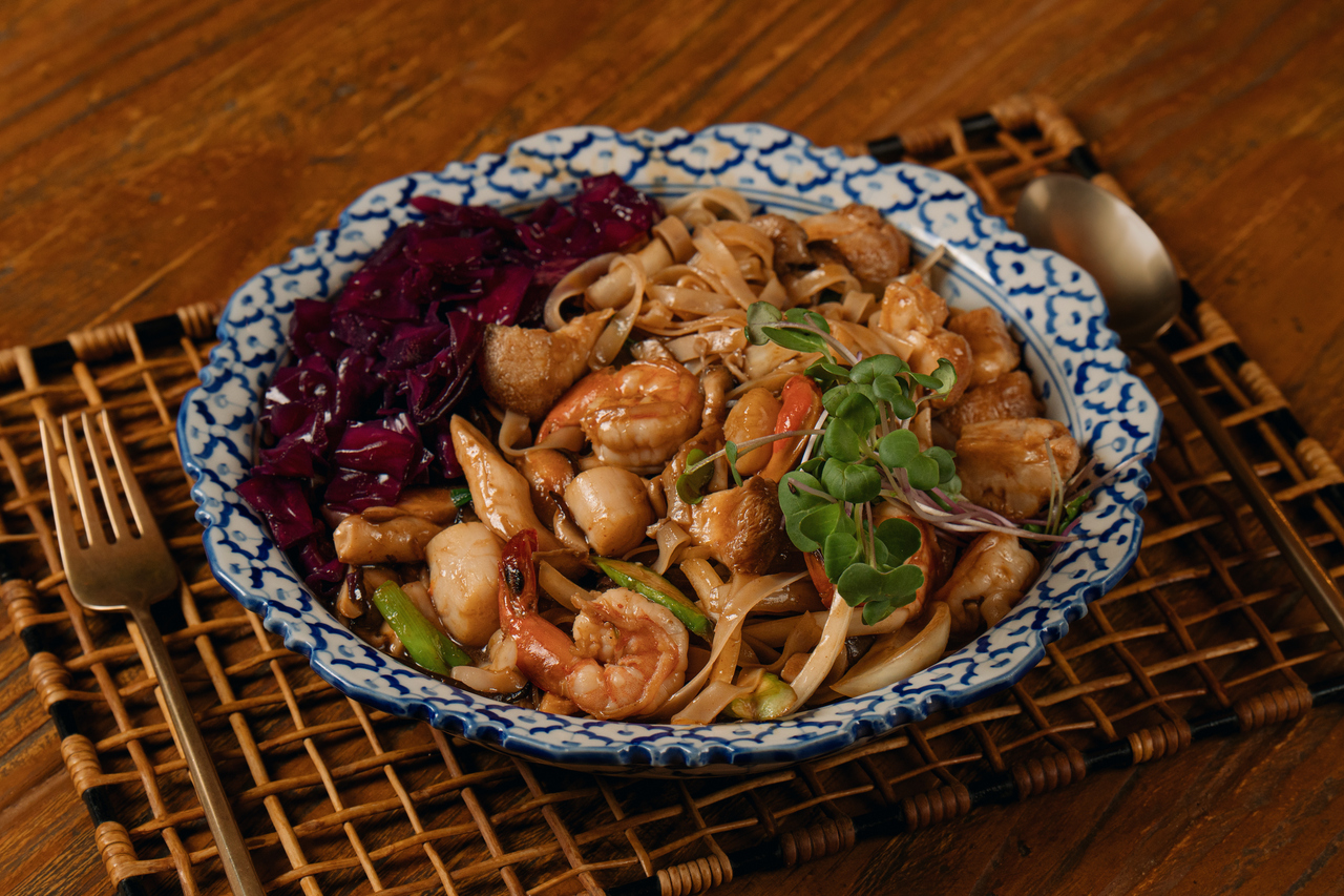 Koh Pee Pee inicia 2025 trazendo “Menu Happy Hour” e novas receitas