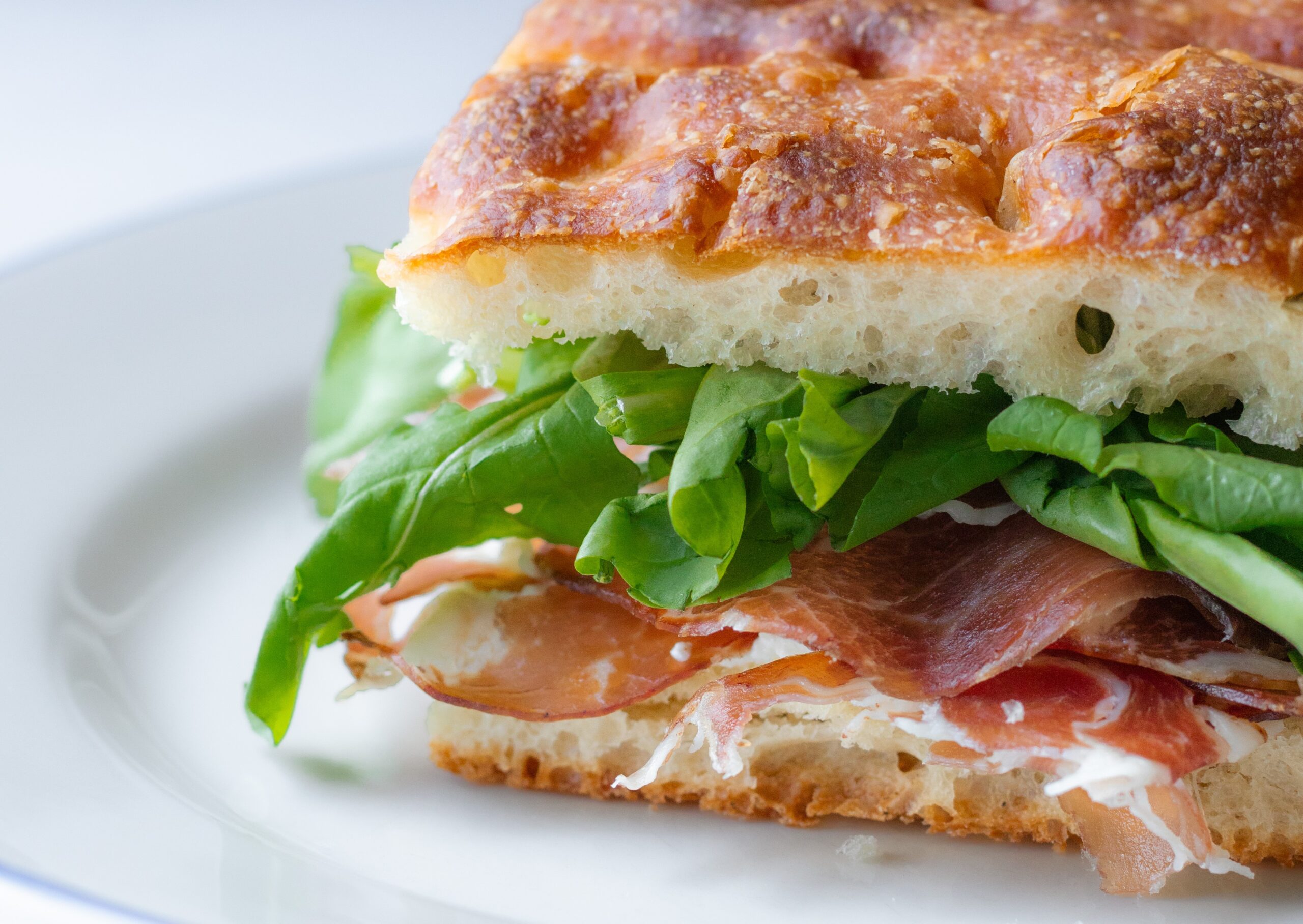 Angelini: novo restaurante focado em gastronomia italiana inaugura no Food Hall Country