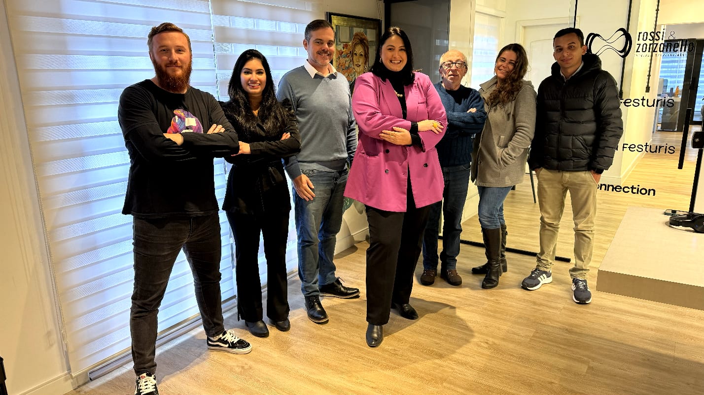 PIETRA PAVAROTTI E FERNANDO GUSEN ASSUMEM COMUNICAÇÃO DO FESTURIS E CONNECTION