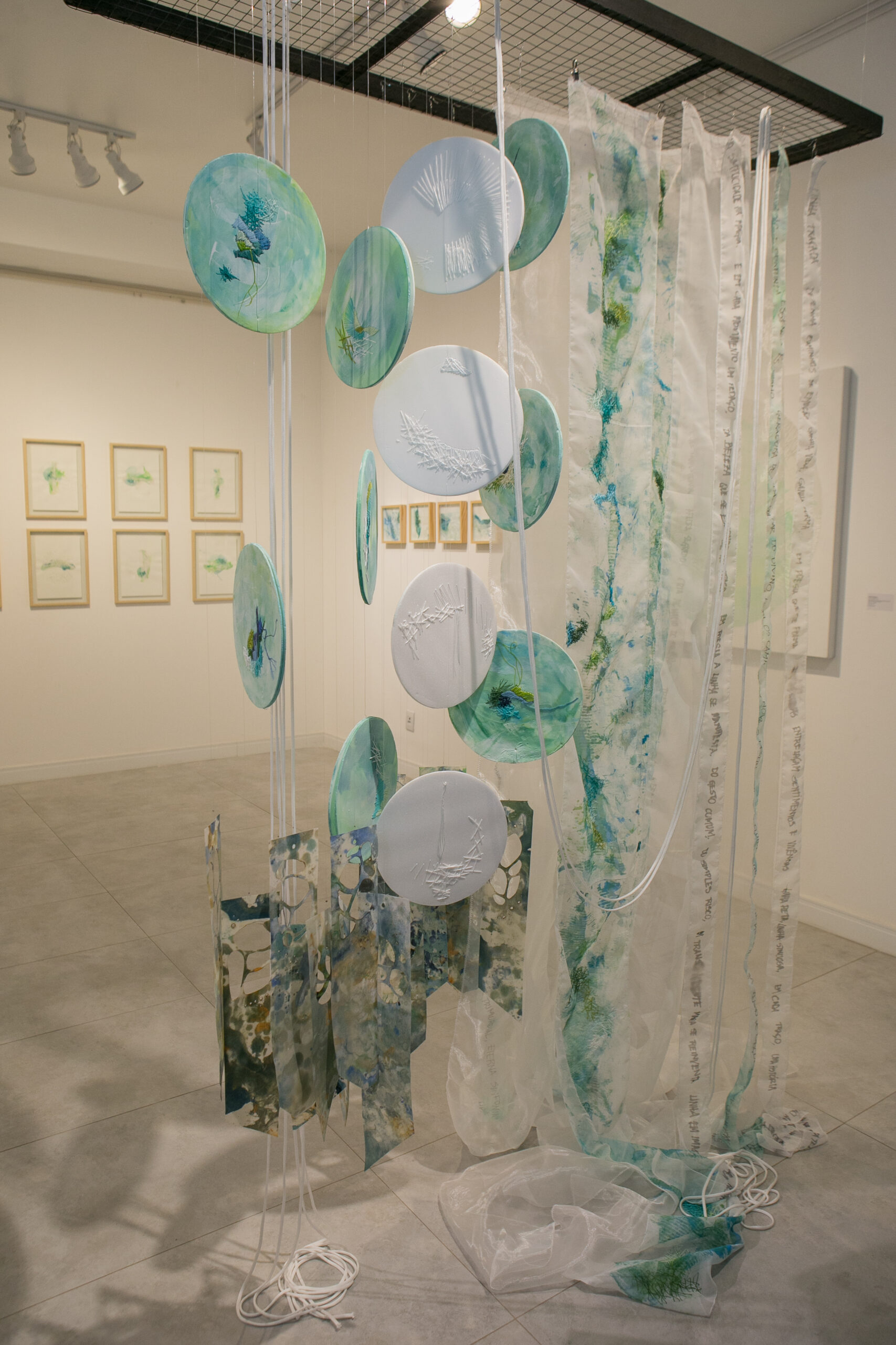 Gravura Galeria de Arte apresenta exposição “Estado da água, estado da alma”, da artista Mary Marodin